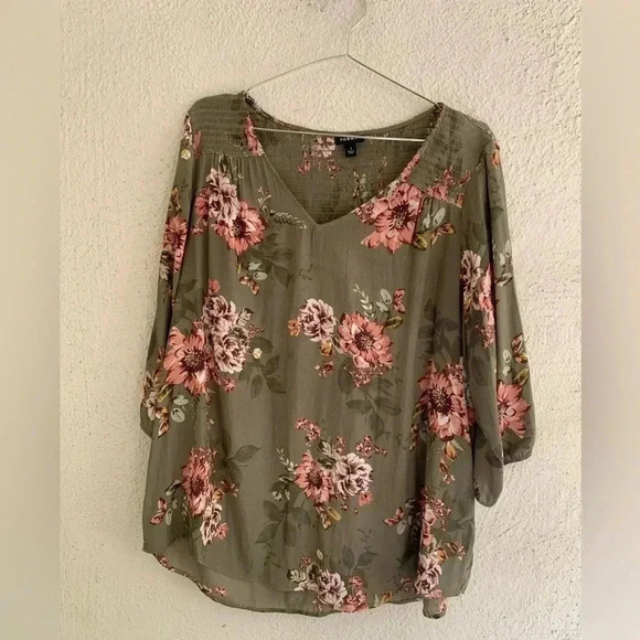 Torrid Olive Floral Top - Picture 2 of 6